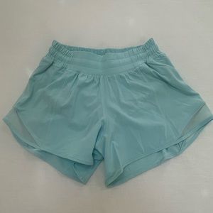 LULULEMON NWOT Hotty Hot Short-Size 4